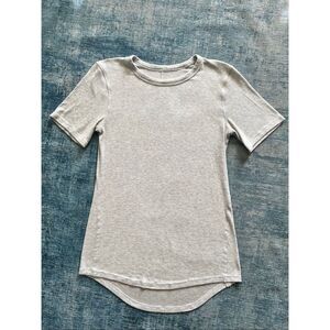 Lululemon Heathered Gray Ribbed Knit Hold Tight Short Sleeve Tee Size 2